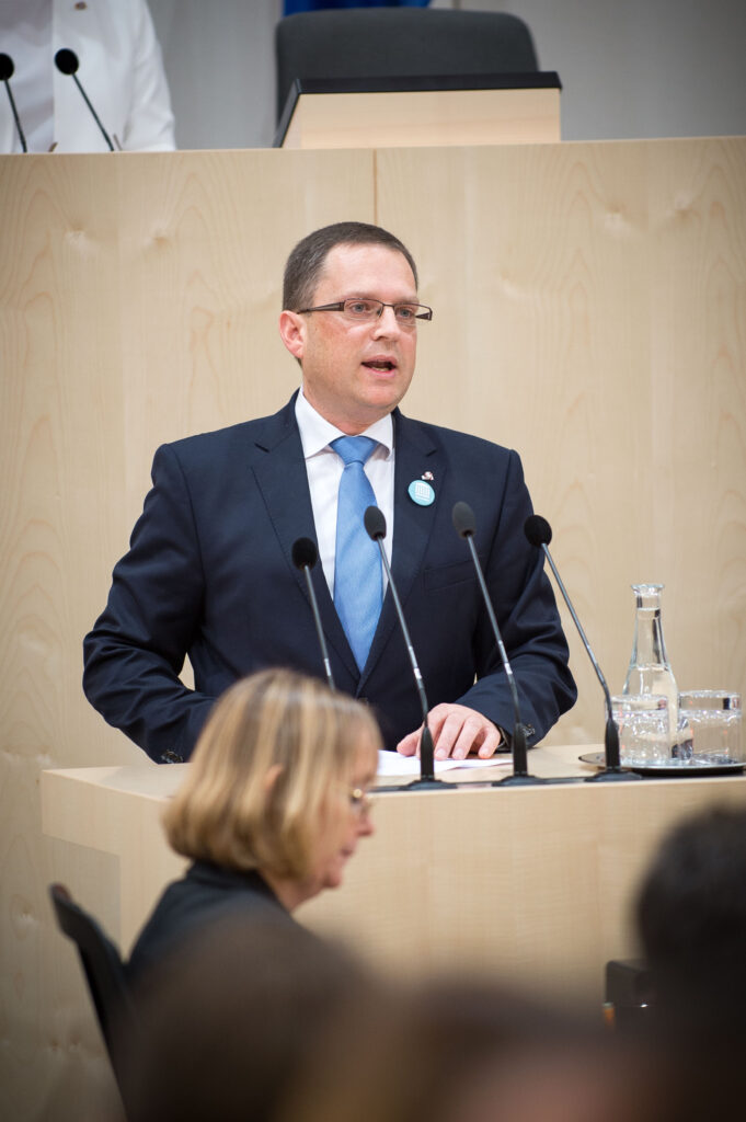 August Wöginger - Parlament