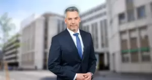 Fotos: Wikipedia/János Korom Dr.; ÖVP/Jakob Glaser