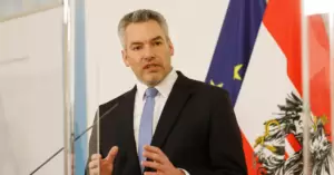 Innenminister Karl Nehammer lehnt den Vorstoß der EU-Innenkommissarin Johansson klar ab. - Foto: BKA/ Dragan Tatic