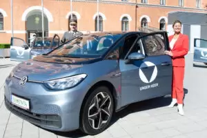 Verteidigungsministerin Klaudia Tanner: Elektro-Mobilität im Heer für übliche Fahrten. Foto: BMLV
