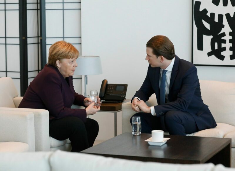 Gespräche zwischen Kurz und Merkel im März 2020. Foto: BKA/ Dragan Tatic