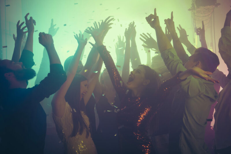 Tanzen und Feiern: Die Nachtgastronomie freut sich auf Öffnungen, Foto: iStock/ Deagreez