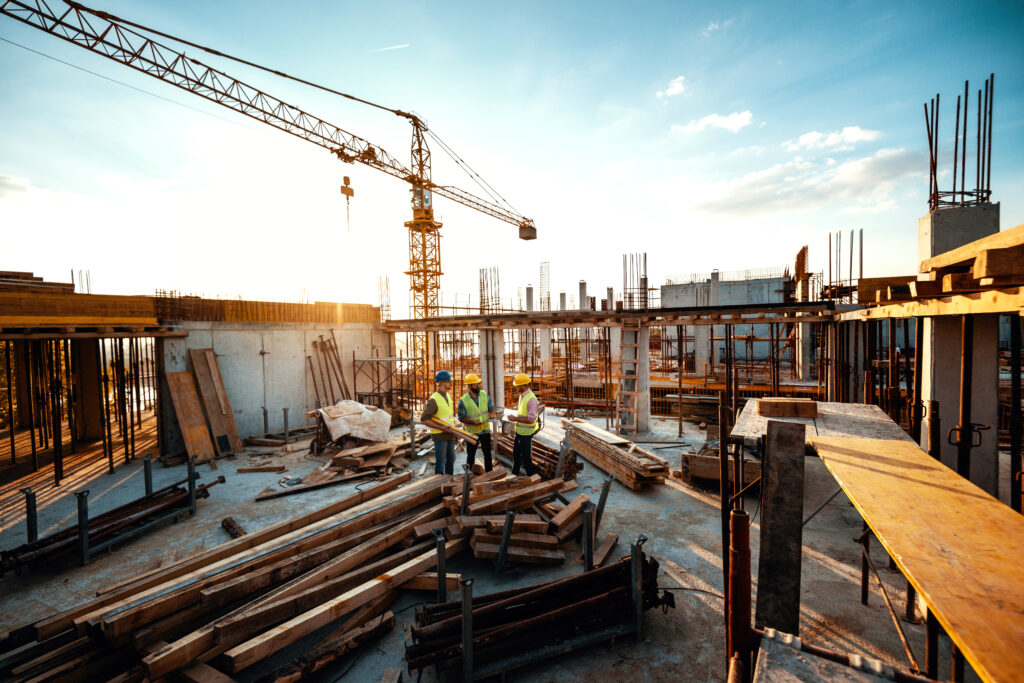 Foto: iStock/Drazen Bauwirtschaft und Industrie stärken Konjunktur, Tourismus bleibt unter Vorkrisenniveau. Foto: iStock/Drazen