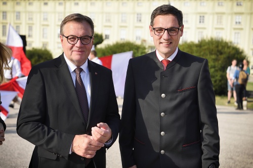 Landeshauptmann Günther Platter, Bundesratspräsident Peter Raggl (ÖVP) / Foto: © Parlamentsdirektion / Johannes Zinner Landeshauptmann Günther Platter, Bundesratspräsident Peter Raggl (ÖVP) / Foto: © Parlamentsdirektion / Johannes Zinner