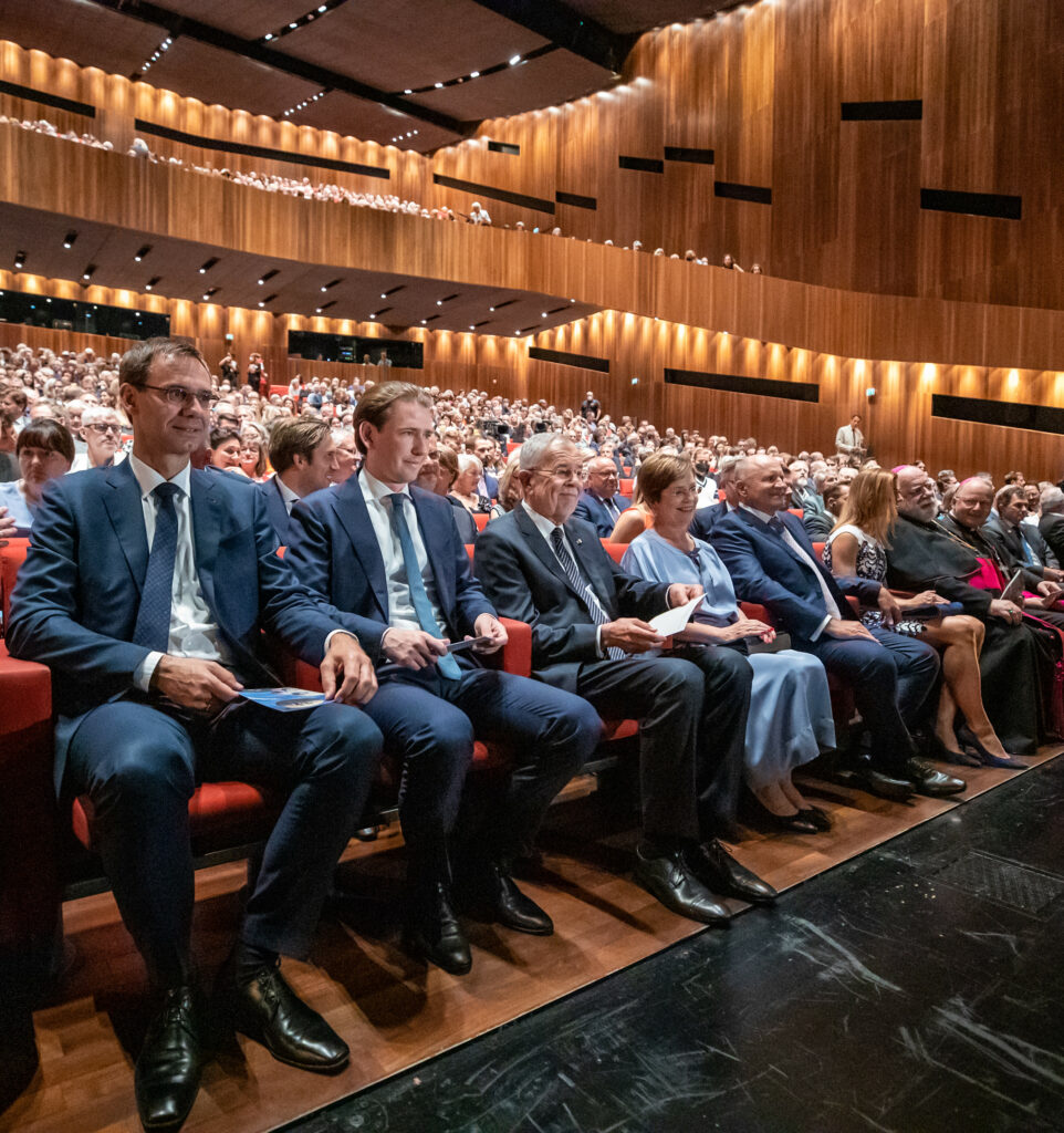 V.l.n.r.: Landeshauptmann Markus Wallner, Bundeskanzler Sebastian Kurz, Bundespräsident Alexander Van der Bellen Foto: Arno Melicharek V.l.n.r.: Landeshauptmann Markus Wallner, Bundeskanzler Sebastian Kurz, Bundespräsident Alexander Van der Bellen Foto: Arno Melicharek