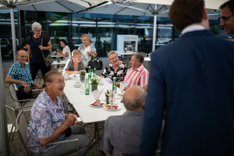 Der Bundeskanzler im Gespräch. Foto: Arno Melicharek