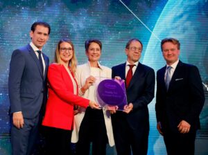 v.l.: Sebastian Kurz, Margarete Schramböck, Sabine Herlitschka, Reinhard Ploss & Georg Knill - Foto: Dragan Tatic