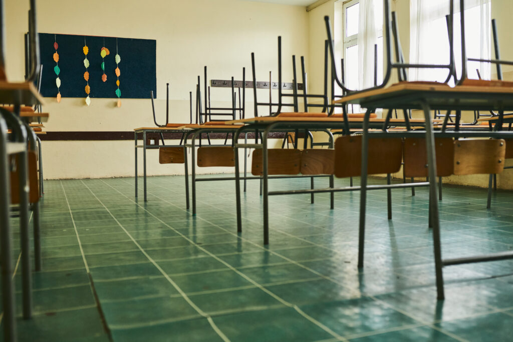 Wiederkehrs Kürzungen bei Lehrerstunden sorgen für laute Kritik - Foto: iStock, Charli Bandit Wiederkehrs Kürzungen bei Lehrerstunden sorgen für laute Kritik - Foto: iStock, Charli Bandit