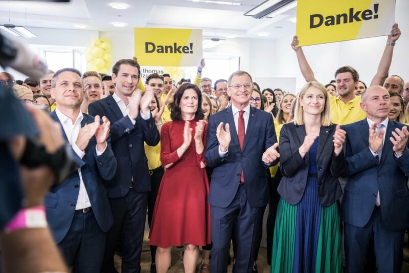 Hervorragende Stimmung nach der Verkündung des Wahlsiegs der ÖVP in Oberösterreich - Foto: OÖVP