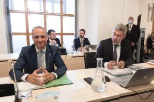 ÖVP-Verfassungssprecher Wolfgang Gerstl (l.): Frist für Eintragung läuft noch. Foto: Parlament, Jantzen