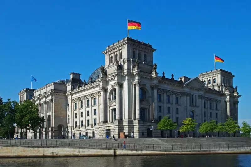 Das Reichstagsgebäude in Berlin. Foto: pixelio.de/Gordon Gross