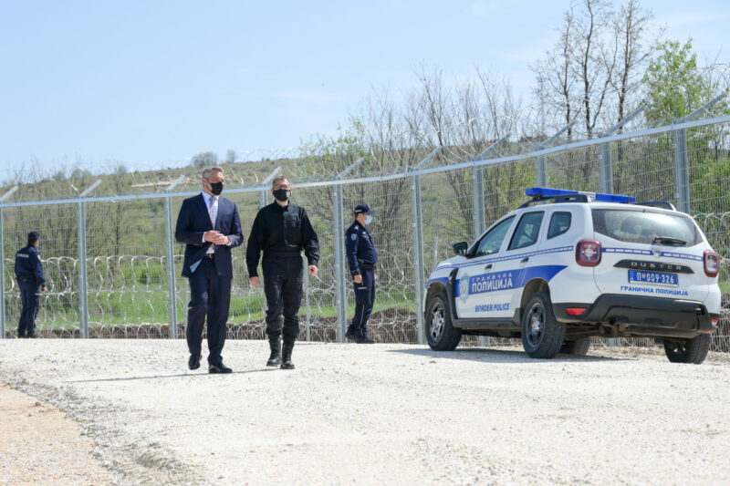 Eine stringente Sicherheits- und Flüchtlingspolitik waren Nehammers Fokusthemen als Innenminister. Hier bei einer Reise an den Westbalkan. Foto: BMI