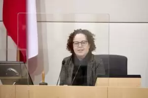 Im 1. Halbjahr 2022 ist Christine Schwarz-Fuchs Präsidentin des Bundesrats. Foto: Parlamentsdirektion / Thomas Topf