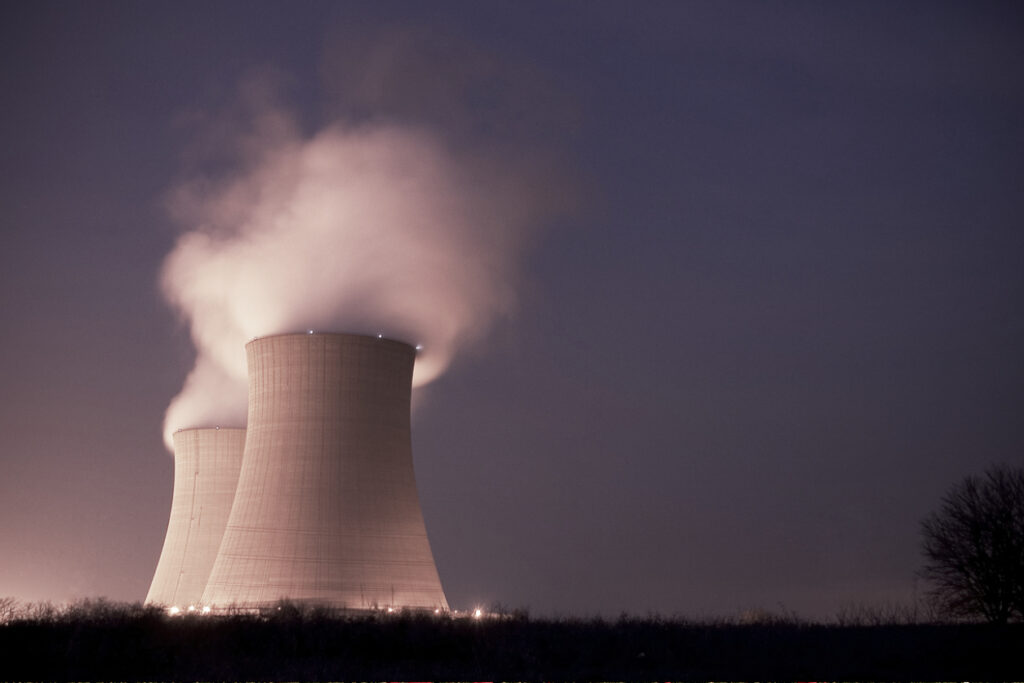 Symbol der Kernenergie: Kühltürme aus Beton. Foto: iStock CreativeArtistGroup