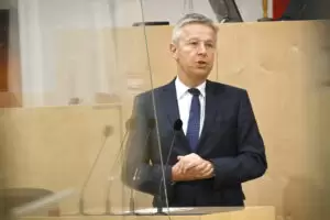 Auf der Seite der Ukraine. ÖVP-Abgeordneter Reinhold Lopatka. Foto: Parlamentsdirektion/Johannes Zinner