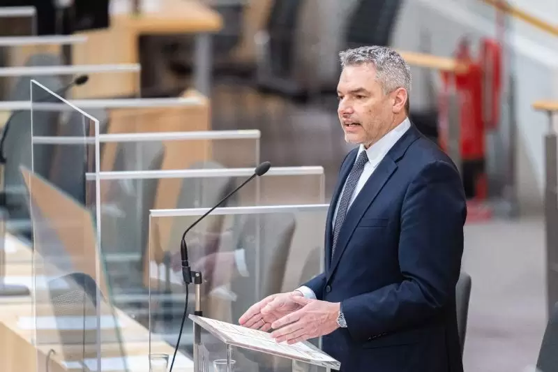Am 3. Februar 2022 sprach Bundeskanzler Karl Nehammer in der Aktuellen Stunde bei der Bundesratssitzung im Parlament. Foto: BKA / Florian Schrötter