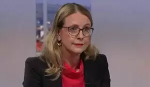 Europa müsse sich emanzipieren, sagte Wirtschaftsministerin Margarete Schramböck in der ORF-Pressestunde. Screenshot: ORF TVthek / ORF-Pressestunde