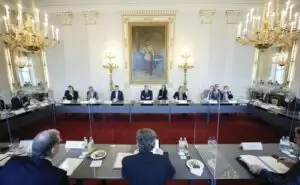 Austausch über die Auswirkungen der Wirtschaftssanktionen gegen Russland mit Wirtschaftstreibenden im Bundeskanzleramt. Foto: BKA / Andy Wenzl