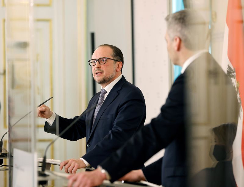 Bereits zum dritten Mal seit Ausbruch des Russland-Ukraine-Konflikts wurde der russische Botschafter von Außenminister Alexander Schallenberg ins Außenministerium zitiert. Foto: BKA / Dragan Tatic