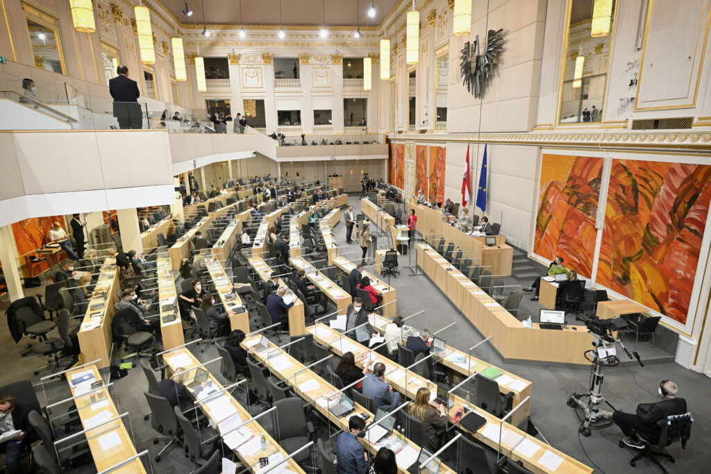Die Teuerung ist heute wieder Thema einer Sondersitzung des Nationalrats. ÖVP-Klubobmann August Wöginger empfiehlt der SPÖ, auf die Stadt Wien zu schauen. Foto: Parlamentsdirektion / Johannes Zinner Die Teuerung ist heute wieder Thema einer Sondersitzung des Nationalrats. ÖVP-Klubobmann August Wöginger empfiehlt der SPÖ, auf die Stadt Wien zu schauen. Foto: Parlamentsdirektion / Johannes Zinner