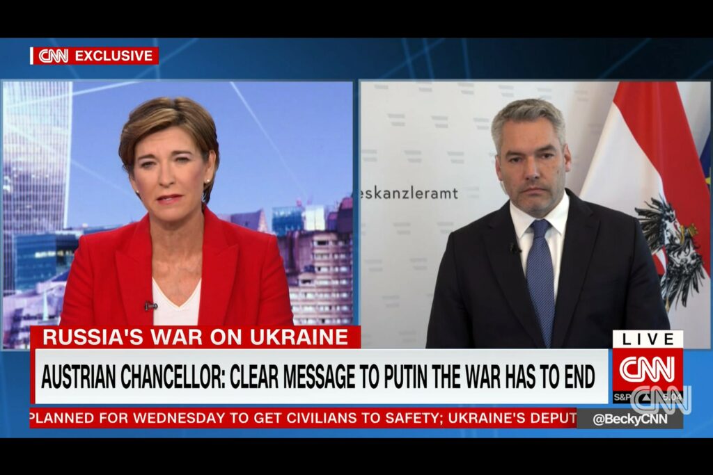 In der Nachrichtensendung "Connect the World" des US-Nachrichtensenders CNN gab Bundeskanzler Nehammer weitere Einblicke in sein Gespräch mit Wladimir Putin. Fot: screenshot cnn.com