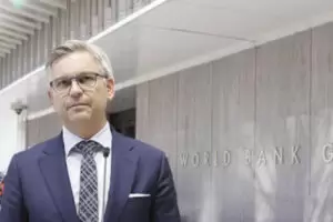 Im Schatten von Krieg und Inflation wird Finanzminister Magnus Brunner in Washington auf Ministerkollegen und Notenbankchefs aus der ganzen Welt treffen. Foto: BMF / Wenzel / iStock JL Images