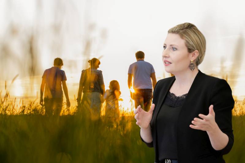 Eine aktuelle Studie zeigt, dass die Kinderkosten nicht nur abgefedert, sondern vollständig abgedeckt werden. Foto: BKA / Andy Wenzel / iStock SimonSkafar Eine aktuelle Studie zeigt, dass die Kinderkosten nicht nur abgefedert, sondern vollständig abgedeckt werden. Foto: BKA / Andy Wenzel / iStock SimonSkafar
