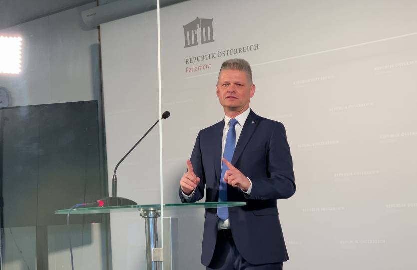 Im Sinne der Finanzbehörden die Rechte und die Ermittlungen schützen: ÖVP-Fraktionsführer Andreas Hanger. Foto: Zur-Sache.at / Michael Tögel Im Sinne der Finanzbehörden die Rechte und die Ermittlungen schützen: ÖVP-Fraktionsführer Andreas Hanger. Foto: Zur-Sache.at / Michael Tögel