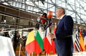 "Sanktionen sind nur dann gut und wirksam, wenn alle Mitgliedsstaaten sie mittragen können." Bundeskanzler Karl Nehammer beim außerordentlichen Europäischen Rat in Brüssel. Foto: BKA / Andy Wenzel