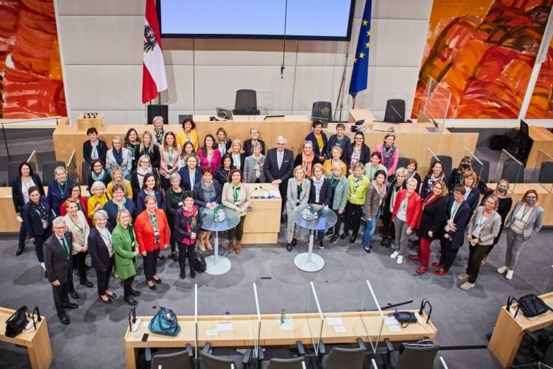 2022 trafen sich die Bürgermeisterinnen in Wien. Drei Jahre später ist der Kreis der Frauen größer geworden. Diesmal treffen sie sich in Anif bei Salzburg. Foto: Franz Gleiß/Österreichischer Gemeindebund 2022 trafen sich die Bürgermeisterinnen in Wien. Drei Jahre später ist der Kreis der Frauen größer geworden. Diesmal treffen sie sich in Anif bei Salzburg. Foto: Franz Gleiß/Österreichischer Gemeindebund