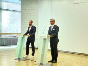 Finanzminister Magnus Brunner und Digitalisierungs-Staatssekretär Florian Tursky präsentierten den Plan für digitale Behördenwege. Foto: BMF/Michael Tögel