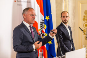 Cyber-Kriminalität ist so hoch wie noch nie. Deshalb will das Innenministerium aufrüsten um dagegen anzukämpfen. Foto: BMI / Gerd Pachauer