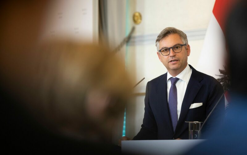 Österreich schafft die kalte Progression in der Lohnsteuer ab: Finanzminister Magnus Brunner. Foto: Bka/Christopher Dunker