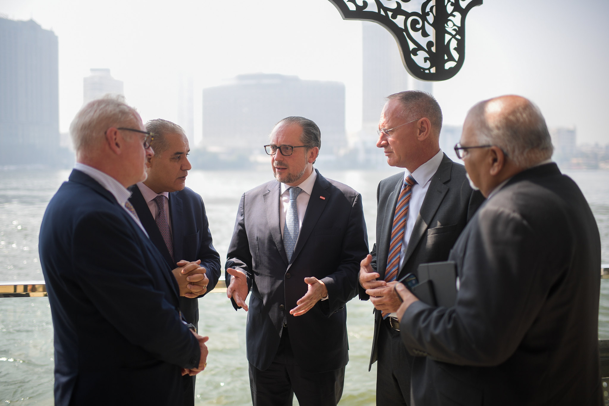 In Kairo trafen Außenminister Alexander Schallenberg und Innenminister Gerhard Karner Vertreter von internationalen Organisationen, um zum Thema "Lebensmittelsicherheit und Migration" zu sprechen. Foto: BMEIA/Gruber