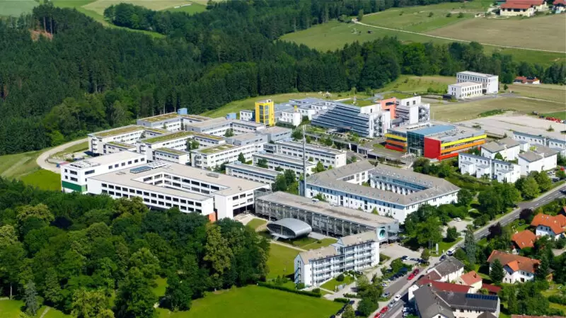 Der Campus Hagenberg gilt als Pionier-Fachhochschule auf dem Gebiet der Informations- und Kommunikationstechnologien. Nun kommt eine weitere Universität zum Digital-Cluster in Oberösterreich hinzu. Foto: fh-ooe