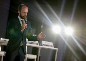 Der von der EU veröffentlichte DESI zeigt, dass Österreich den Top-10 Platz unter den Digitalnationen halten konnte. Staatssekretär Tursky sieht das als Auftrag für seine zukünftige Arbeit. Foto: BKA/Andy Wenzel