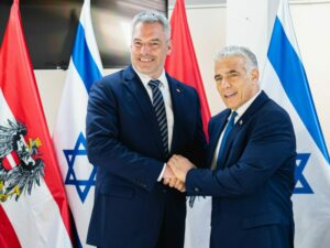 „Noch nie waren die Beziehungen zwischen Österreich und Israel so stark wie jetzt. Wir sind Freunde!“, so Israels Premierminister Lapid zu Kanzler Nehammer. Foto: BKA / Florian Schrötter