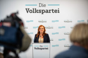 In der Causa Wien Energie sieht die Genralsekretärin der ÖVP, Laura Sachslehner, die Verantwortung klar bei der SPÖ. Es sei eine Farce, dass nun erneut die Steuerzahler für die Fehler der SPÖ zur Kassa gebeten werden. Foto: ÖVP