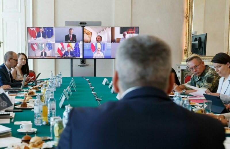 Der Ministerratssitzungssaal dürfte auch heute wieder Ort des Gipfels sein, zu dem Kanzler Karl Nehammer eingeladen hat. Foto: BKA / Dragan Tatic