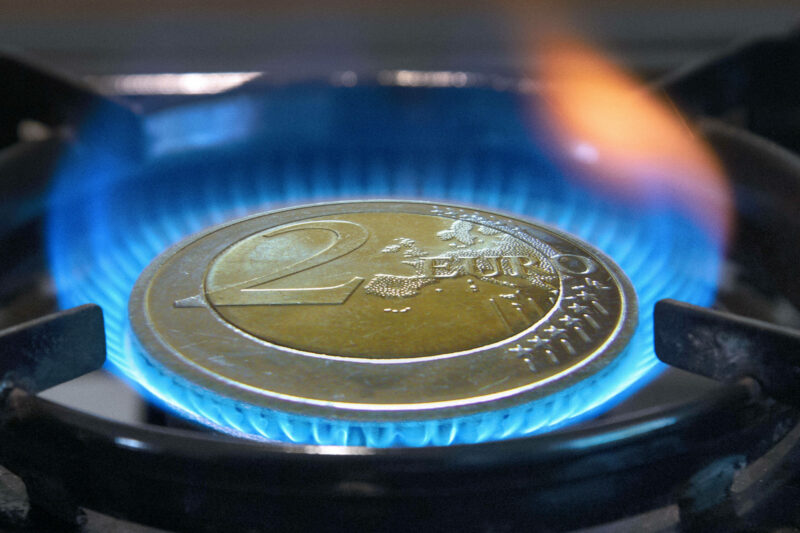 Gas und Strom werden ständig teurer, die Regierung berät über einen Preisdeckel. Bild: Imago/Sven Simon