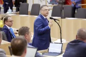 ÖVP-Klubobmann August Wöginger wendet sich mit einem Appell an die SPÖ-Chefin Rendi-Wagner: Sie soll in Sachen Wien Energie für Verantwortungsbewusstsein in ihren Reihen sorgen. Foto: Parlamentsdirektion / Thomas Topf