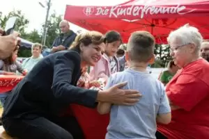 Während die SPÖ noch versucht sich aus dem Sumpf des Wien Energie – Skandals zu befreien, tauchten neue Informationen über eine Vorfeldorganisation auf. Die Kinderfreunde sollen laut der Tageszeitung Krone beim NPO-Fonds 2,4 Mio. € beantragt haben. Foto: Clemens Schmiedbauer