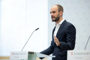 Seit August ist es möglich eine Wahlkarte für die Präsidentenwahl auch digital zu beantragen. Bisher wurden bereits 12.316 Wahlkarten über diesen Weg beantragt. Damit rückt das Vorhaben Tursky`s, alle Behördengänge bis 2024 digital anzubieten einen Schritt näher. Foto: BKA / Christopher Dunker