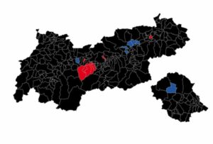 Trotz Verluste bleibt es nach Sonntag in weiten Teilen Tirols schwarz. Meinungsforscher sahen dies im Vorfeld der Landtagswahl anders und irrten mit ihren Prognosen. Foto: orf.at / Screenshot Zur-Sache