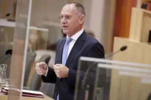 Innenminister Gerhard Karner erhöht den Druck in Sachen Rückführungen und Grenzschutz. Foto: Parlamentsdirektion / Thomas Topf