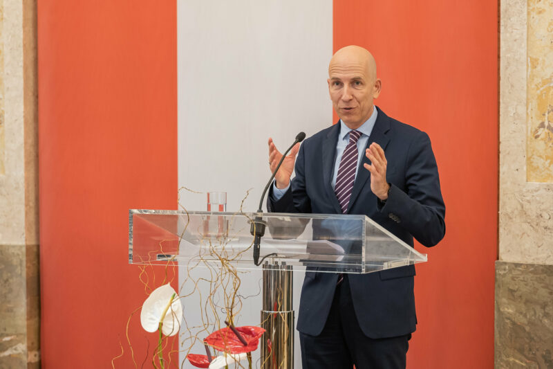 Trotz trüben Aussichten und einem sehr schwierigen Umfeld zeigt sich der Arbeitsmarkt in Österreich nach wie vor stabil und krisenresistent. Foto: BMAW/Holey Trotz trüben Aussichten und einem sehr schwierigen Umfeld zeigt sich der Arbeitsmarkt in Österreich nach wie vor stabil und krisenresistent. Foto: BMAW/Holey