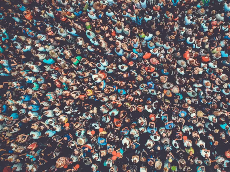 In den nächsten 25 Jahren wird die Weltbevölkerung von 8 auf 10 Milliarden Menschen ansteigen, errechnet die UNO. Foto: istock/Dmytro Varavin