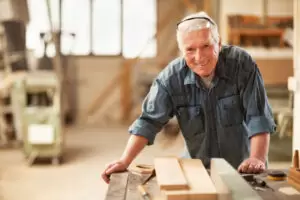 Die Teilpension kommt: Personen mit Pensionsanspruch können die Arbeitszeit anteilig vermindern und erhalten dafür anteilig Pension. Der volle Anspruch bleibt erhalten. Foto: istock / Geber86
