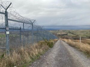 Mit Leitern wird der Zaun zwischen Bulgarien und der Türkei überwunden, berichtet die Exekutive. Foto: BMI