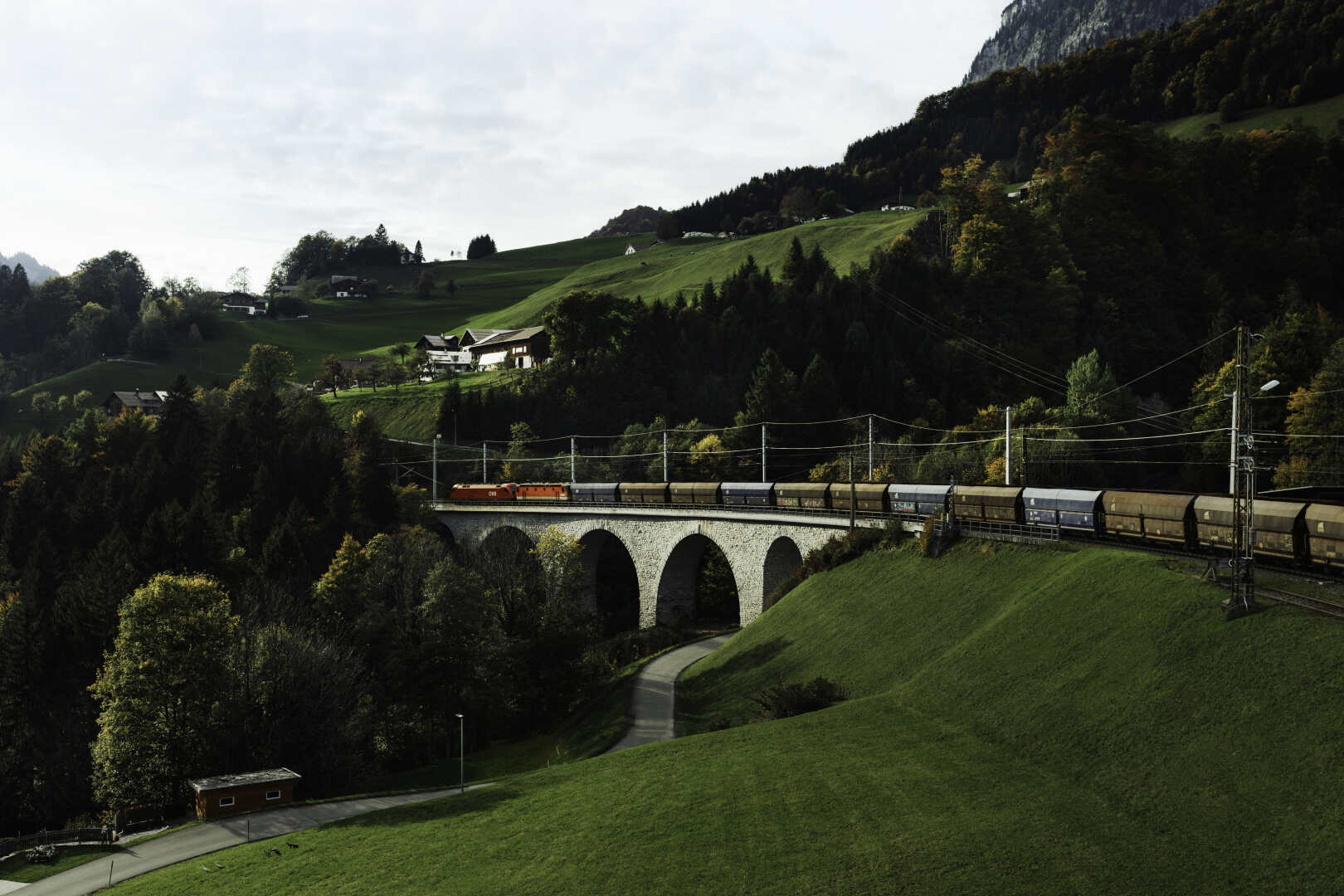 Weichenstellung: Österreich investiert 33 Milliarden Euro in Bahn-Infrastruktur. Foto: ÖBB/David Payer